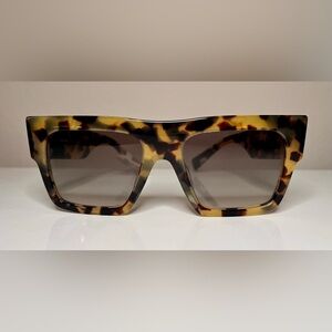 Miu Miu MU 10WS Sunglasses Light Havana Gray Gradient 55mm Excellent Condition!